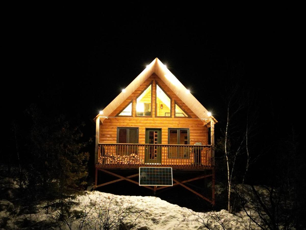 Les Racines Du P'tit Isidore Chalet
